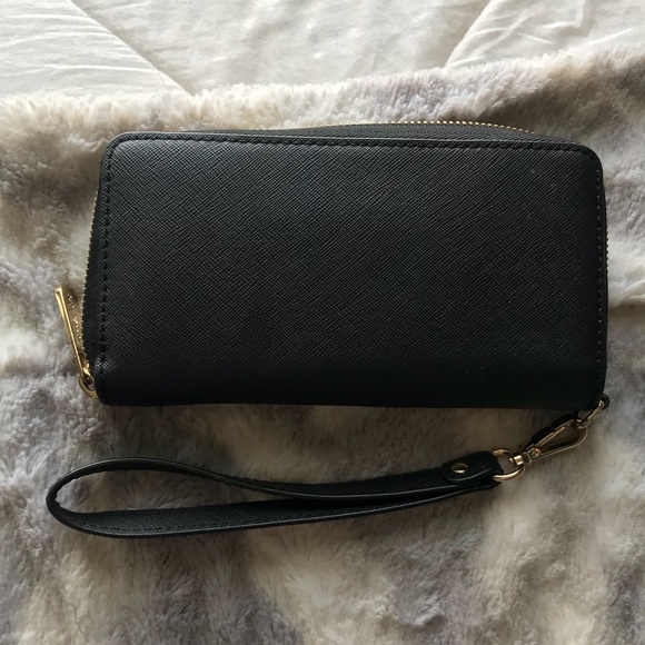 Michael Kors Black wristlet - Picture 5 of 5
